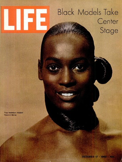 Naomi Sims Metropol Art Museum 17 Oct 1969 Copyright Life Magazine | Life Magazine Color Photo Covers 1937-1970