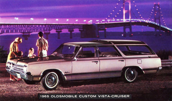 Oldsmobile Vista Cruiser 1965 Bridge By Night | Vintage Cars 1891-1970